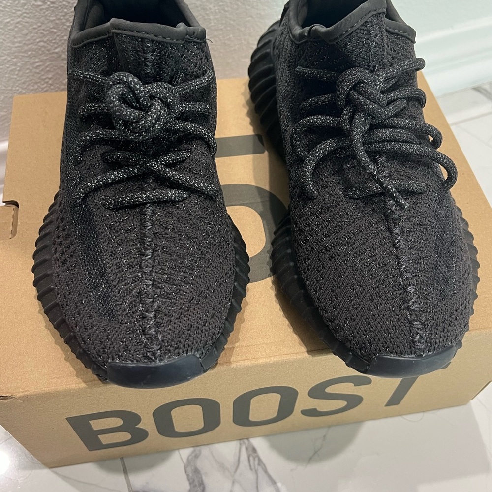 YEEZY BOOST 350 V2 BLACK REFLECTIVE
